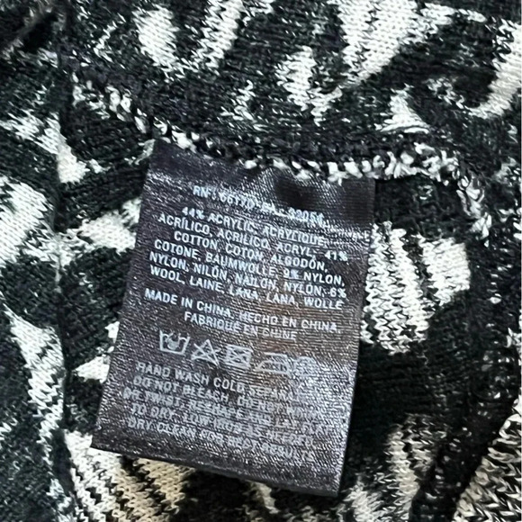 Moth Sweater Dress - Picture 3 of 4